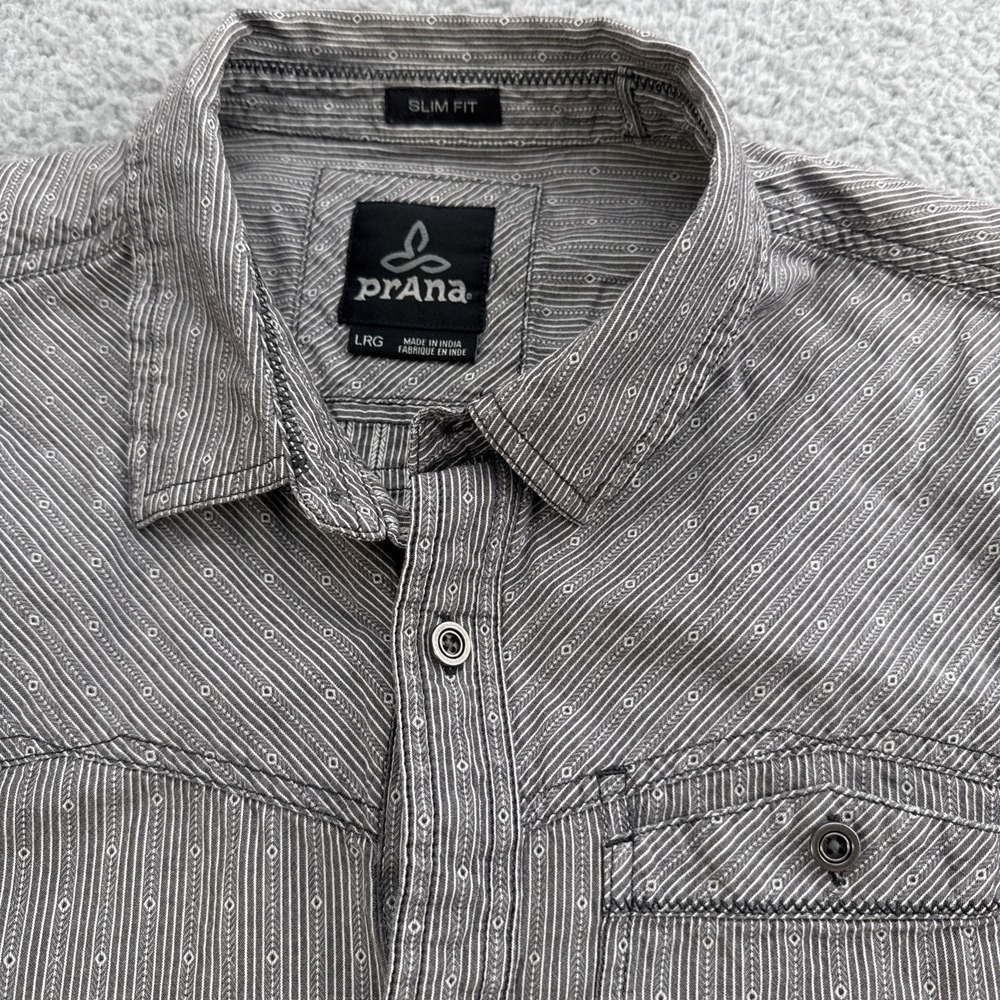 prAna Button Up Mens Large Gray Stripe Slim Fit Short Sleeve Organic Cotton